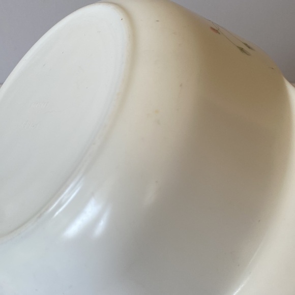 VINTAGE Pyrex floral "Emily Spring Garden" casserole dish - Picture 6 of 13